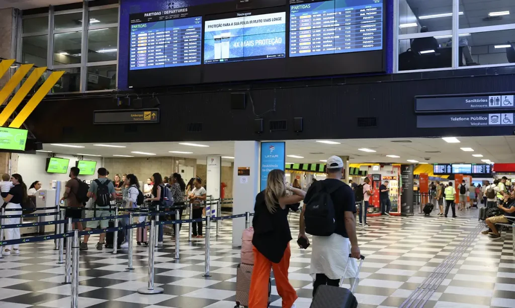 Vai viajar em julho Procon Santo André dá dicas para evitar golpes e surpresas na hora de pagar